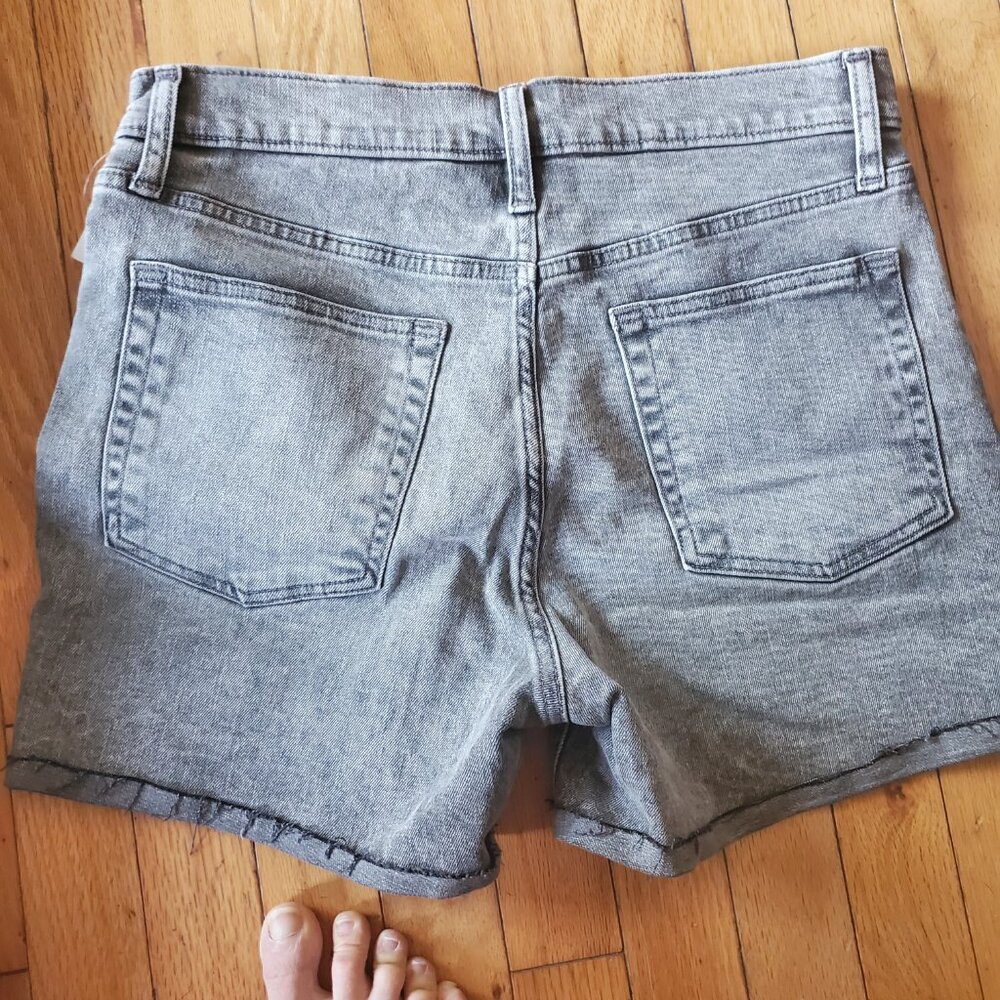 Gap High Rise Cheeky Short - Picture 3 of 5